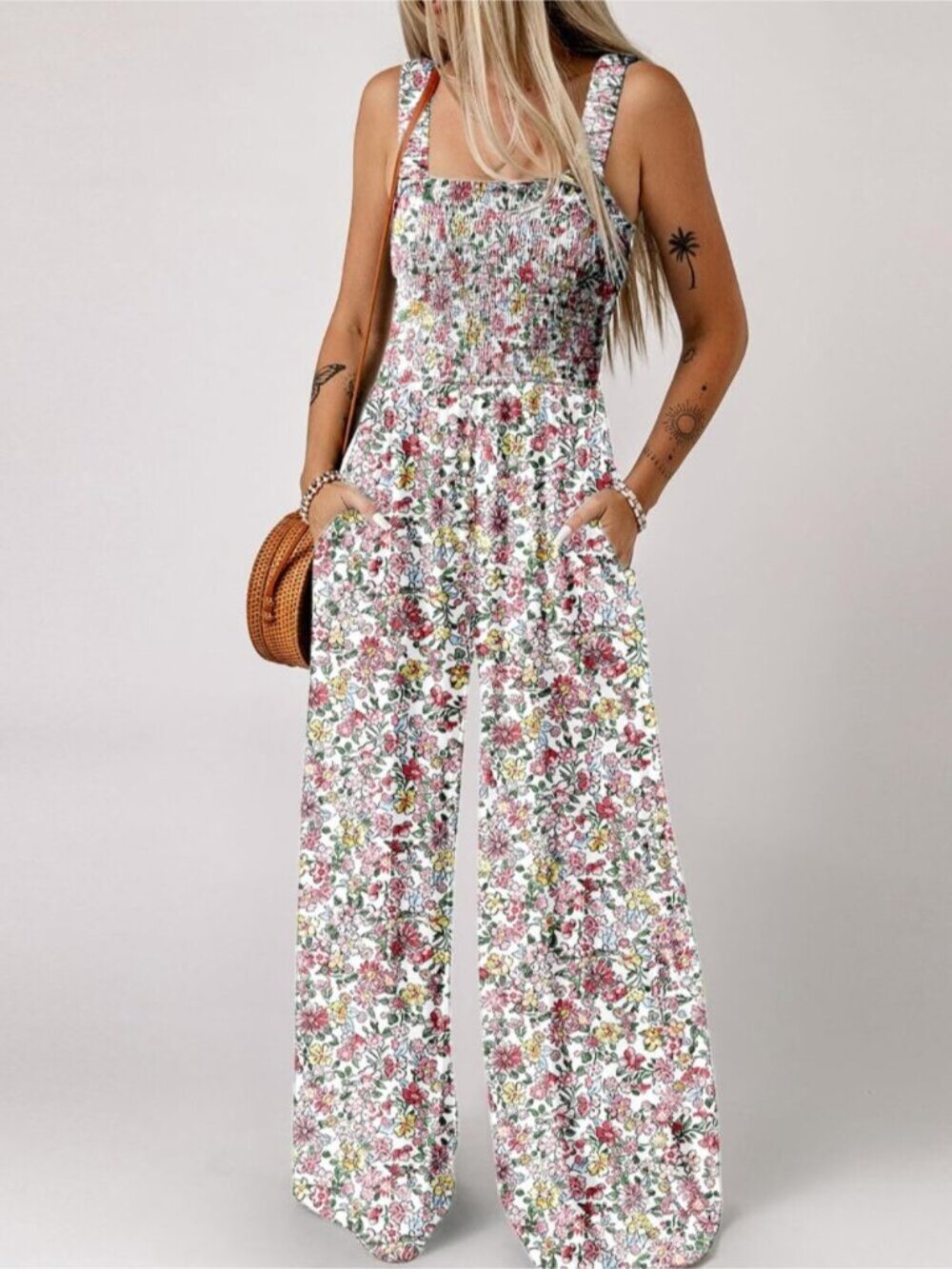Casual Wide-Leg Jumpsuit With Pockets - Picture 2 of 9